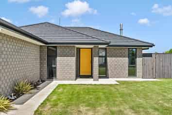 21 Maple Grove, Solway