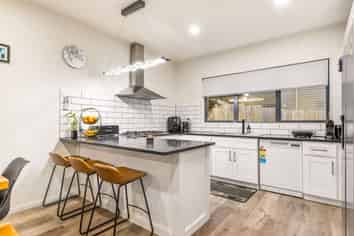 15A Reynella Drive, Massey