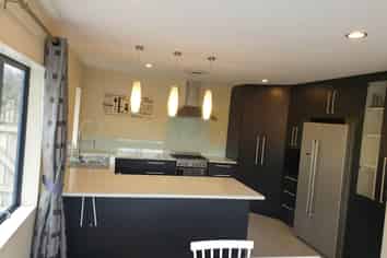 8A Ngatoa Place, Glenfield