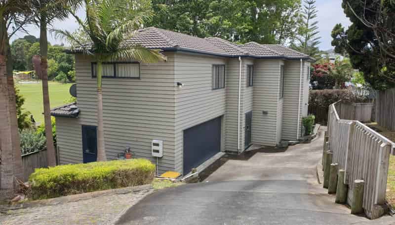 8A Ngatoa Place, Glenfield