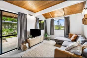 19 Matai Road, Stanmore Bay