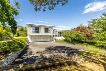 4 Tauroa Road, Havelock North