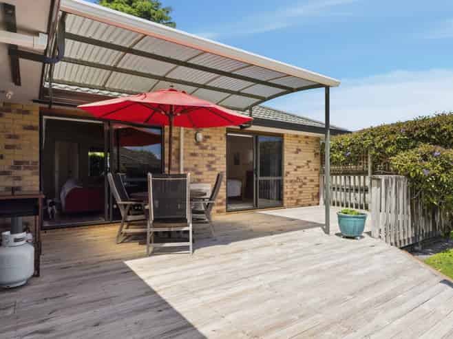 7 Burnt Oak Drive, Pyes Pa