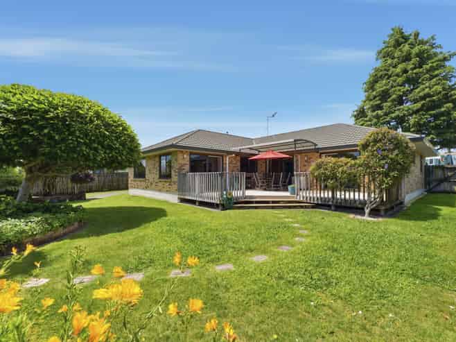 7 Burnt Oak Drive, Pyes Pa