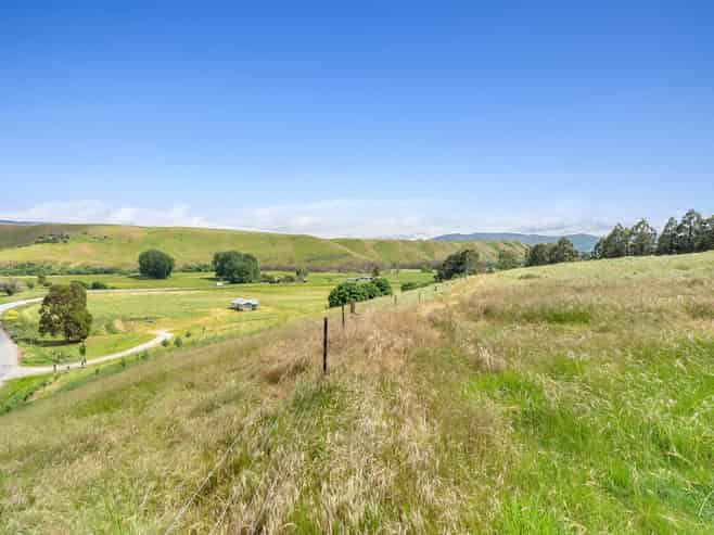  Cnr Ruffell and Ardgour Valley Roads, Tarras