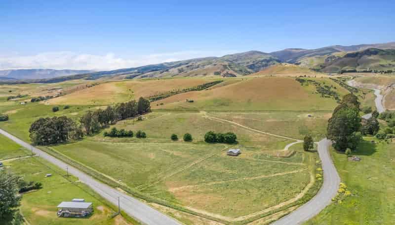  Cnr Ruffell and Ardgour Valley Roads, Tarras