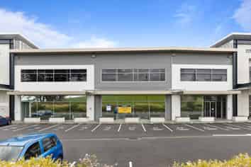 Move in fast — fully fitted first Floor