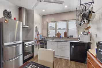 256 Breezes Road, Aranui