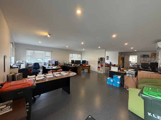 Standalone Mount Industrial - Huge Yard