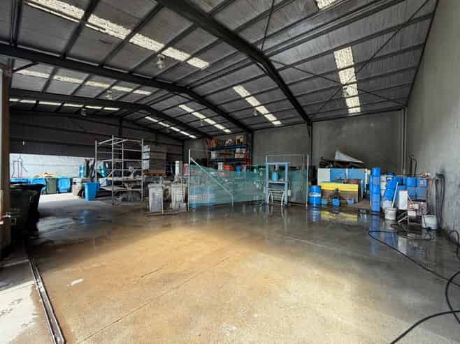 Standalone Mount Industrial - Huge Yard