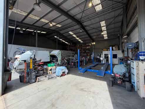 Standalone Mount Industrial - Huge Yard