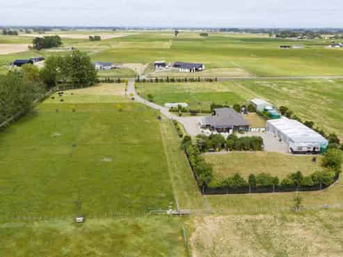 271 Reid Line East, Aorangi