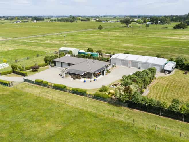 271 Reid Line East, Aorangi