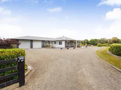 271 Reid Line East, Aorangi