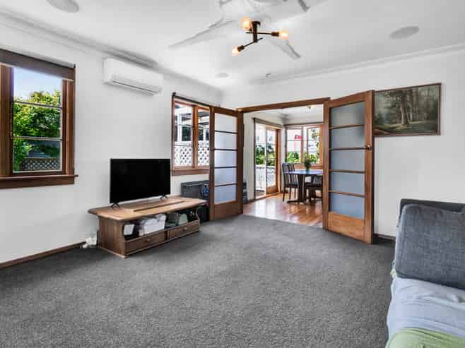 117 Seaview Road, Westown