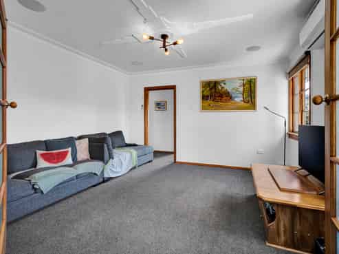 117 Seaview Road, Westown