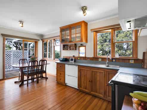 117 Seaview Road, Westown