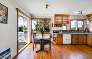 117 Seaview Road, Westown