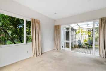 8 Kurahaupo Street, Orakei