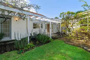 8 Kurahaupo Street, Orakei