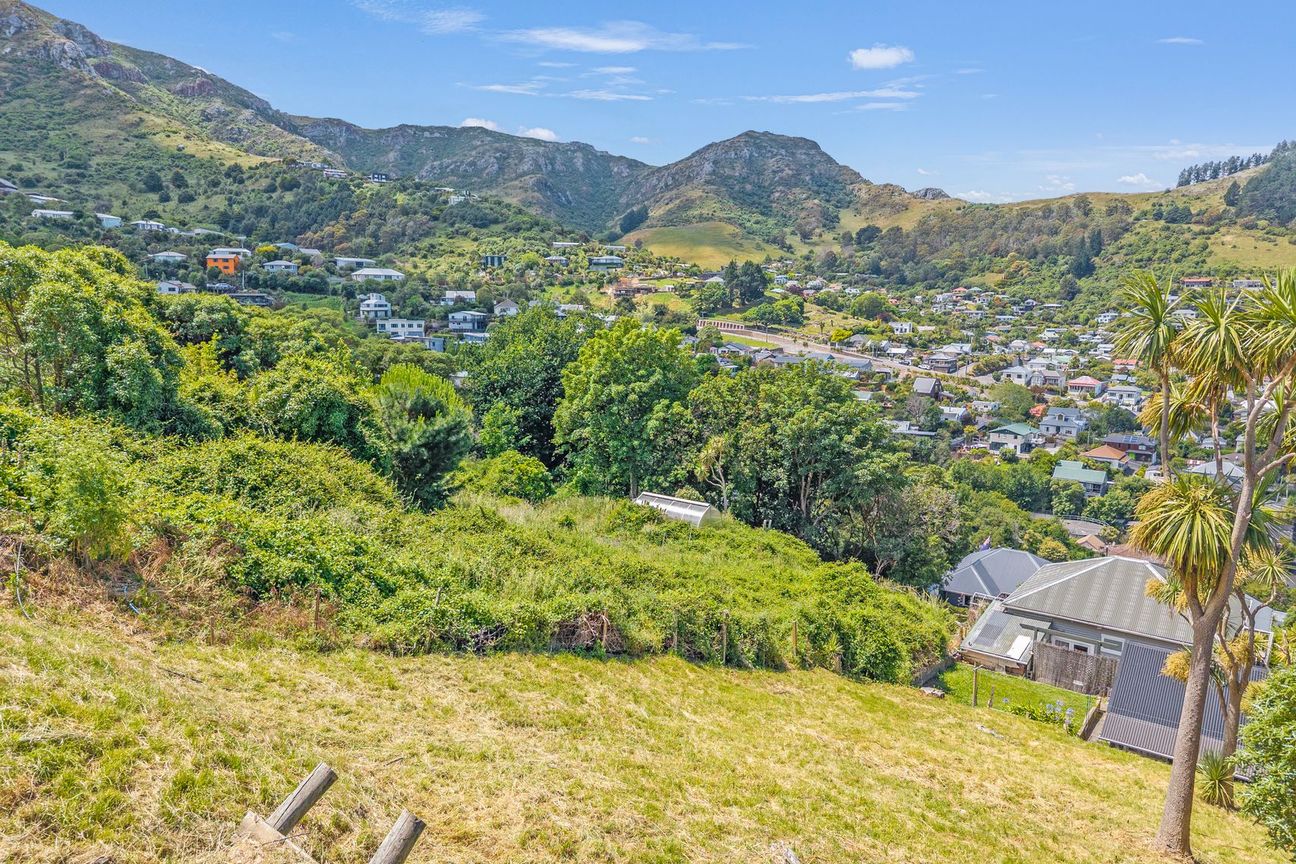 An Exciting Opportunity on the Lyttelton Hillside - Altro