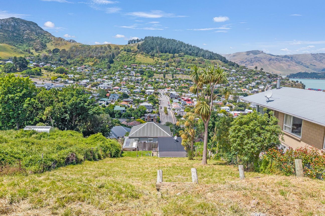 An Exciting Opportunity on the Lyttelton Hillside - Vista 5