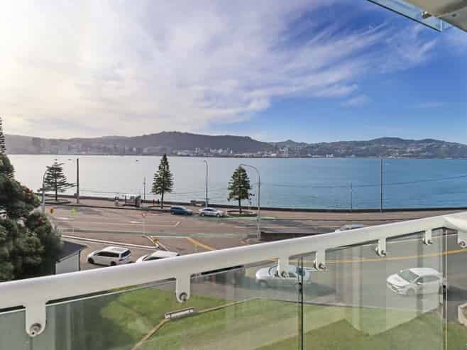 10/370 Oriental Parade, Oriental Bay