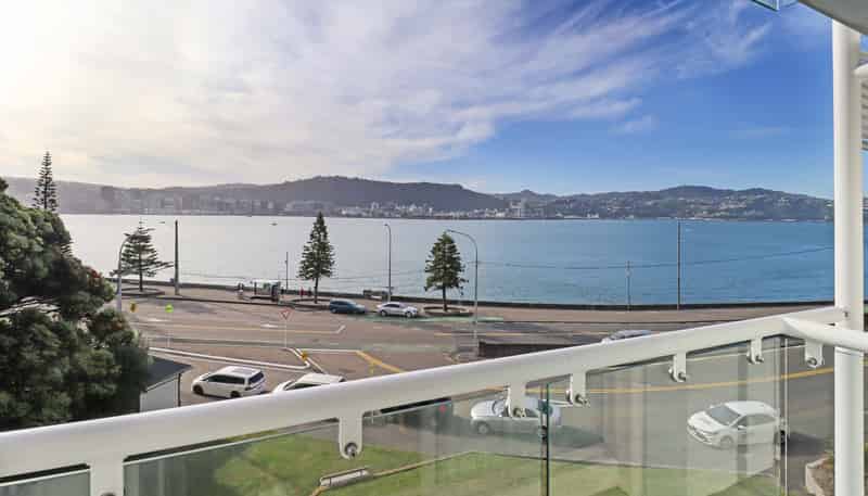 10/370 Oriental Parade, Oriental Bay