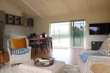 Hawkes Bay - Address withheld