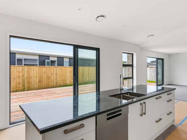 18 Bridford Way, Paraparaumu