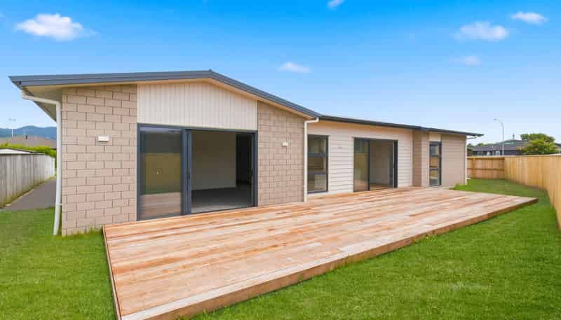 18 Bridford Way, Paraparaumu