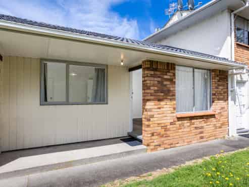 2/45 Willcott Street, Mount Albert