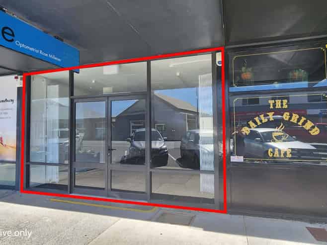 Silverdale Village – Main Road Exposure!