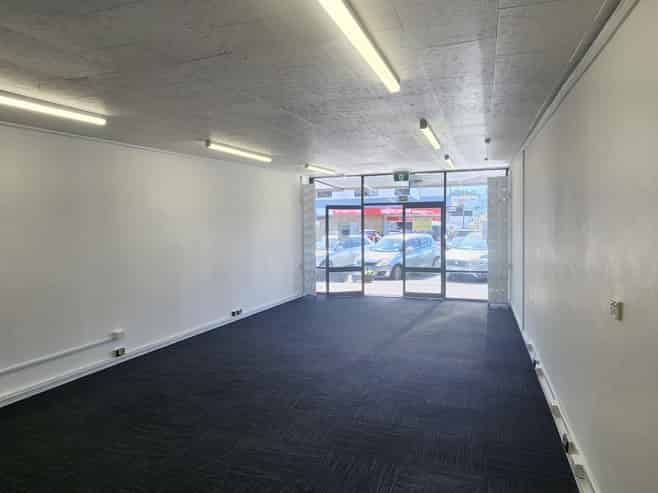 Silverdale Village – Main Road Exposure!