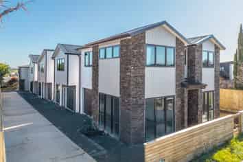 5/23 Bradbury Road, Botany Downs