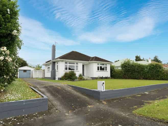 12 Bowen Street, Levin