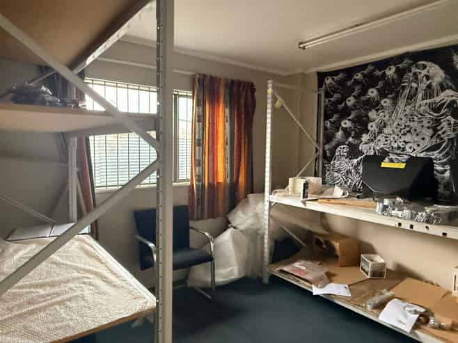 Dual Roller Doors, Secure Site