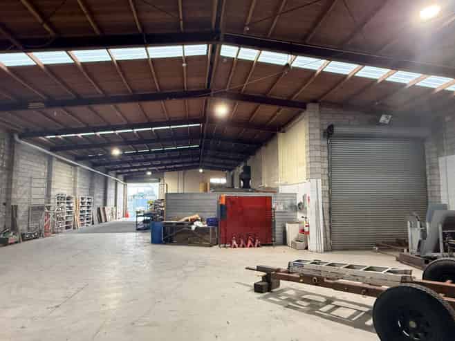 Dual Roller Doors, Secure Site