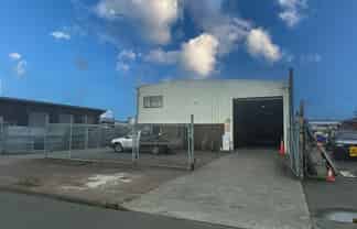 Dual Roller Doors, Secure Site