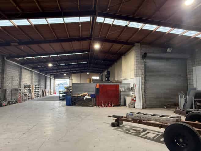 Dual Roller Doors, Secure Site