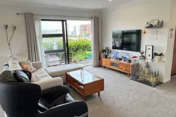 16 Whiri Lane, Hobsonville