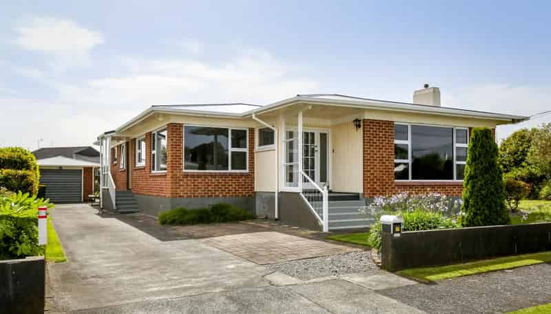 17 Sanders Avenue, Westown