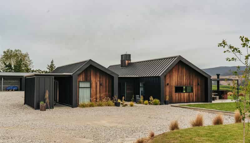 108 Kononi Road, Lawrence