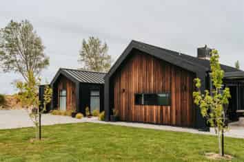 108 Kononi Road, Lawrence