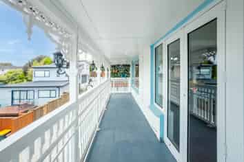 C/73 East Coast Road, Castor Bay