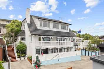 C/73 East Coast Road, Castor Bay