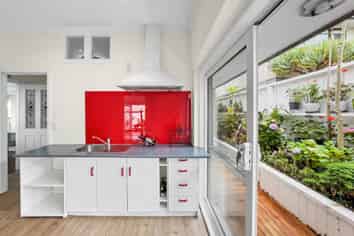 C/73 East Coast Road, Castor Bay