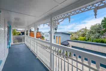 C/73 East Coast Road, Castor Bay