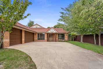 18 The Stables, Woodend