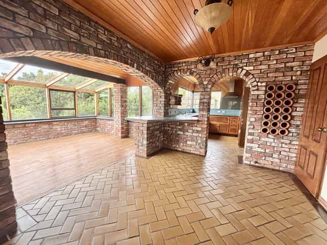 1 Hobbit Lane, Pinehaven